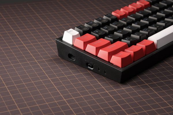 Redragon Castor K631 Pro - 65% Bluetooth + 2.4Ghz Wireless + Wired RGB Mechanical Keyboard (Red Switch)Magicwand SE K655 75% Wired Mechanical Keyboard White and Grey (Quiet Linear Red Switch) - Image 3